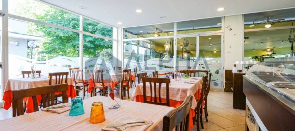 3 rooms Commercial property in Castrocaro Terme e Terra del Sole, Italy No. 135989 2