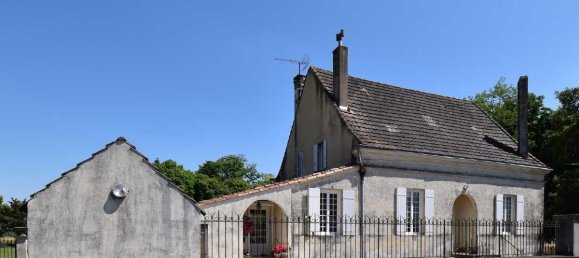 6 chambres Villa à Pons, France No. 195012 8