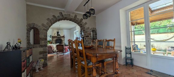 3 Schlafzimmer Haus in Evron, France, Nr. 357919 2