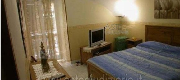 3 rooms Apartment in Naples, Italy No. 12534 31