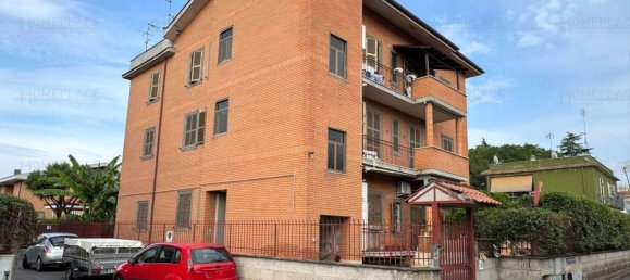 2 bedrooms Apartment in Rome, Italy No. 333623 3