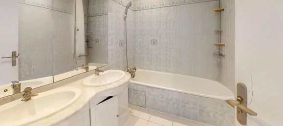 3 chambres Appartement à Neuilly-Plaisance, France No. 332346 9