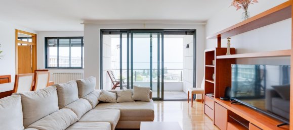 3 bedrooms Apartment in Lisbon, Portugal No. 133052 2