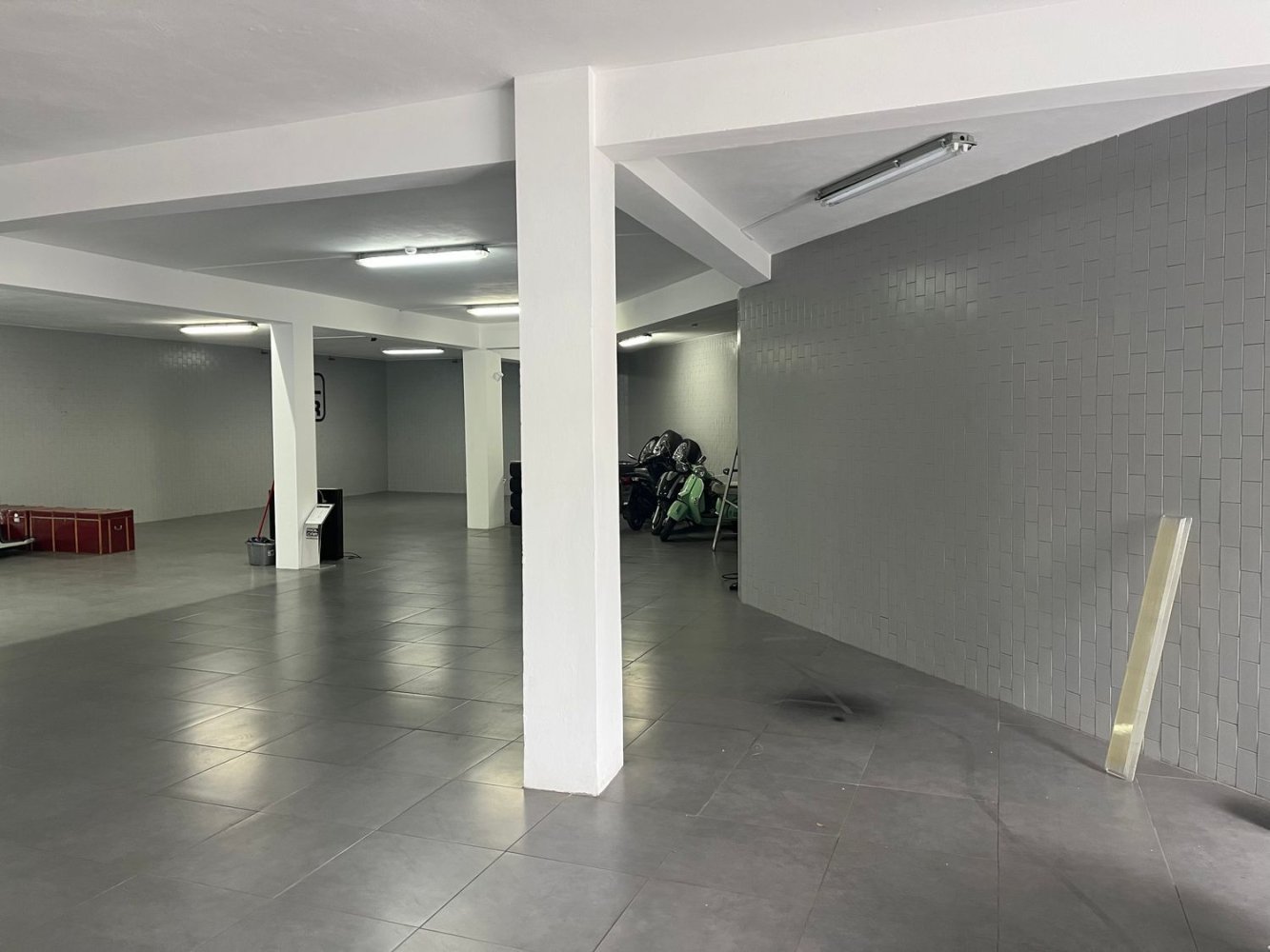 328m² Warehouse in Rio Tinto, Portugal No. 304650