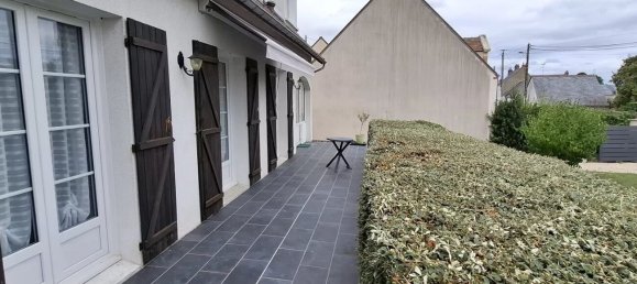 4 Schlafzimmer Haus in Chaingy, France, Nr. 335085 2