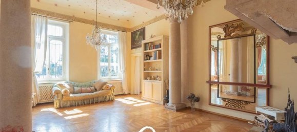 21 room Villa in Varese, Italy No. 20964 7