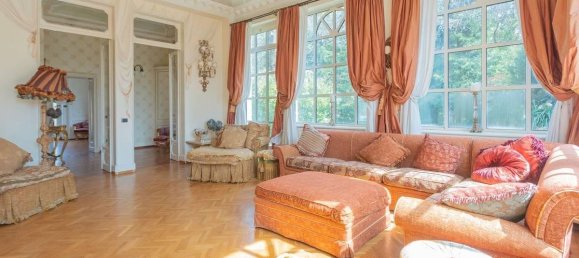 21 room Villa in Varese, Italy No. 20964 10