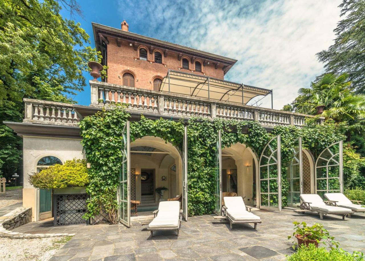 21 room Villa in Varese, Italy No. 20964
