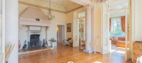 21 room Villa in Varese, Italy No. 20964 9