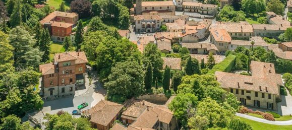 21 room Villa in Varese, Italy No. 20964 23