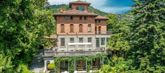 21 room Villa in Varese, Italy No. 20964 3