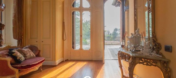 21 room Villa in Varese, Italy No. 20964 17