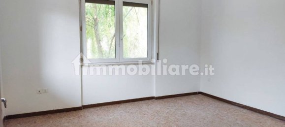 2 غرف نوم فيلا في Desenzano del Garda, Italy رقم 285516 9