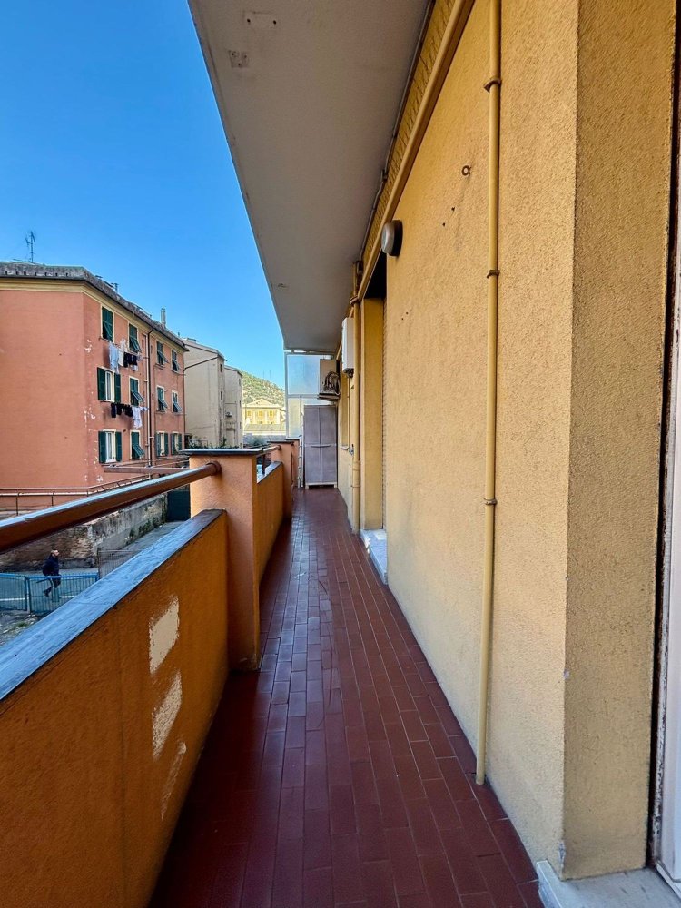 3-salle Appartement à Genoa, Italy No. 188177