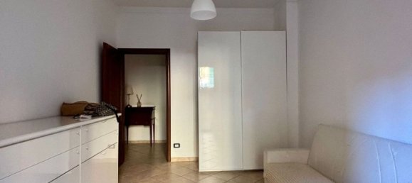 3-salle Appartement à Genoa, Italy No. 188177 4