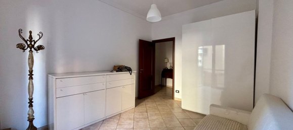 3-salle Appartement à Genoa, Italy No. 188177 3