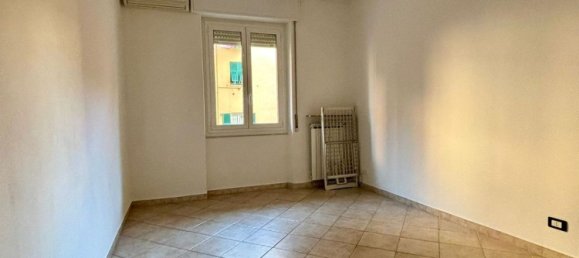 3-salle Appartement à Genoa, Italy No. 188177 8