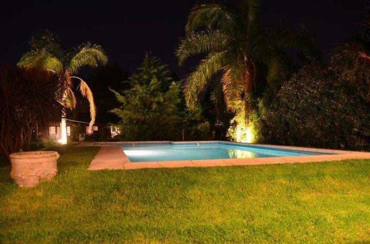 3 bedrooms House in Tigre, Argentina No. 88128