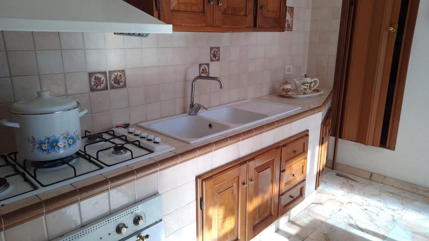 Дом с 4 комнатами в Сава, Италия № 144965