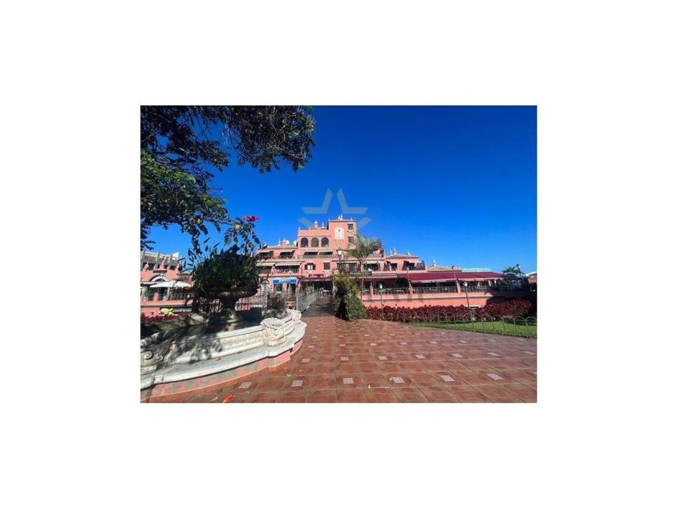 90m² Office in Puerto de la Cruz, Spain No. 143414