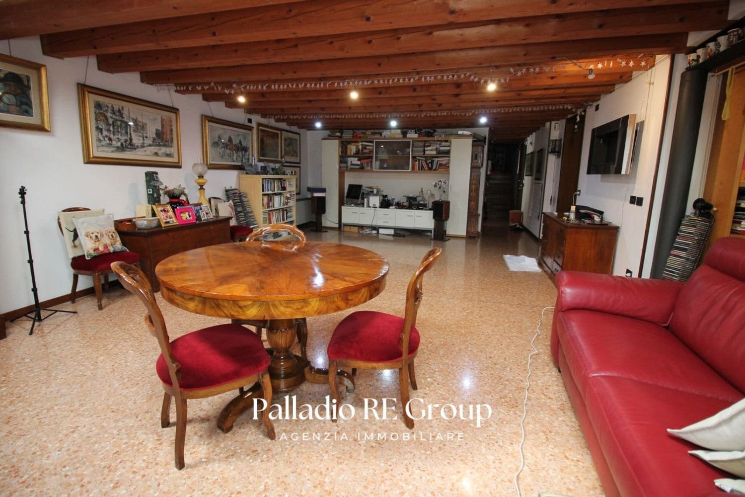 6 bedrooms Apartment in Vicenza, Italy No. 338504