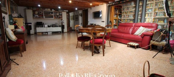 6 bedrooms Apartment in Vicenza, Italy No. 338504 3