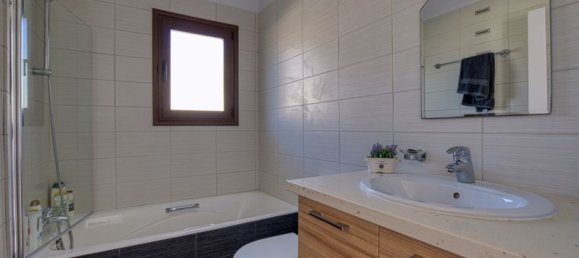 Вилла с 4 спальнями в Пернера, Аммохостос, Кипр № 9416 19