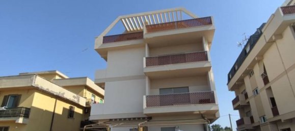 2 bedrooms Apartment in Latina, Italy No. 82262 4