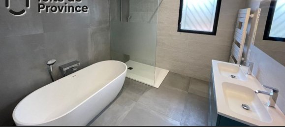 2 bedrooms Castles in Chavanoz, France No. 96811 18