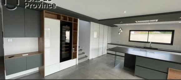 2 bedrooms Castles in Chavanoz, France No. 96811 16