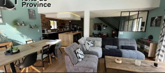 2 bedrooms Castles in Chavanoz, France No. 96811 13