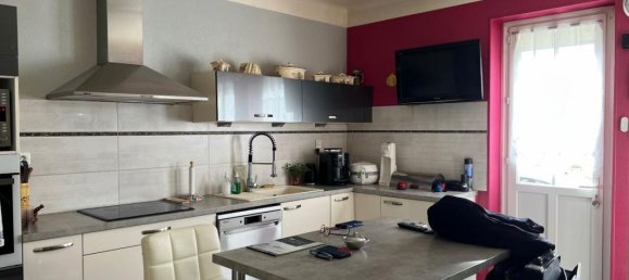 5 Schlafzimmer Haus in Confolens, France, Nr. 205441 10