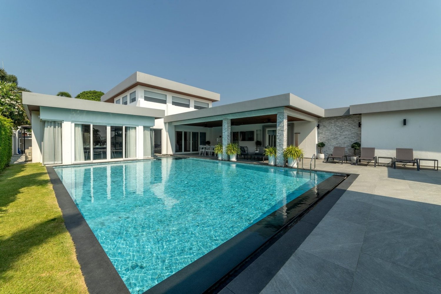 6 chambres house à vendre à Pattaya, Chonburi, Eastern Thailand, Thailand № 85485