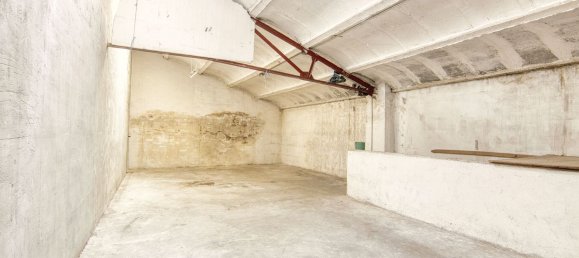 210m² Commercial property in Valladolid, Spain No. 28984 13