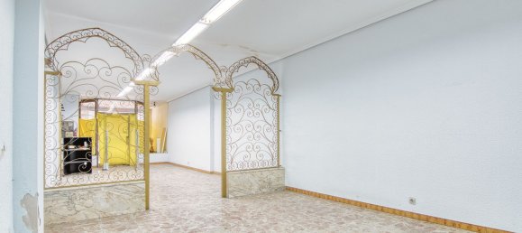 210m² Commercial property in Valladolid, Spain No. 28984 3