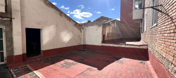 210m² Commercial property in Valladolid, Spain No. 28984 19