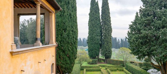 5 bedrooms Apartment in Florence, Italy No. 180001 2