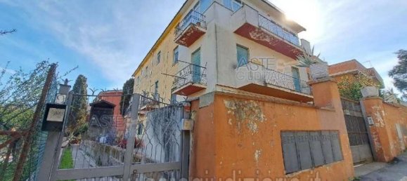 5-Zimmer Wohnung in Rome, Italy, Nr. 188465 2