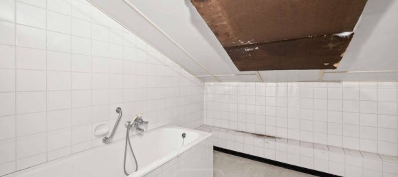 Дом с 6 комнатами в Кальв, Германия № 84732 18