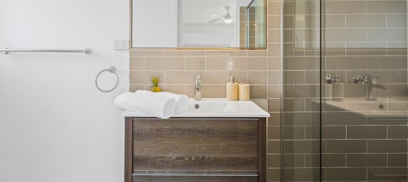 Adosado de 3 dormitorios en Broadbeach Waters, Australia No. 184 10