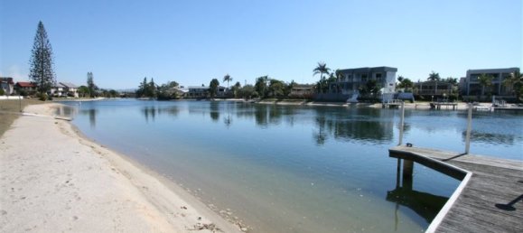 Adosado de 3 dormitorios en Broadbeach Waters, Australia No. 184 20