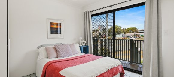 Adosado de 3 dormitorios en Broadbeach Waters, Australia No. 184 11