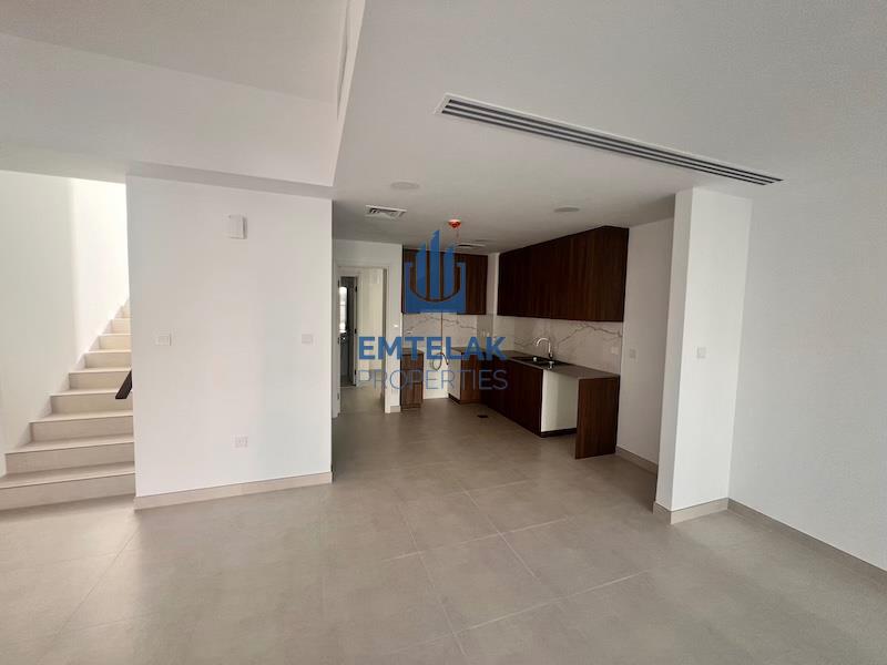 3 bedrooms Townhouse in Dubai Land, UAE No. 42487