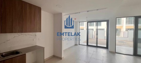 3 bedrooms Townhouse in Dubai Land, UAE No. 42487 4