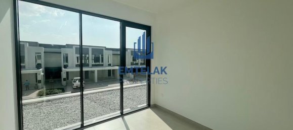 3 bedrooms Townhouse in Dubai Land, UAE No. 42487 8