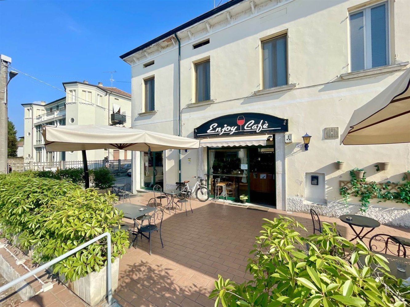 130m² Commercial property in Mantua, Italy No. 314774