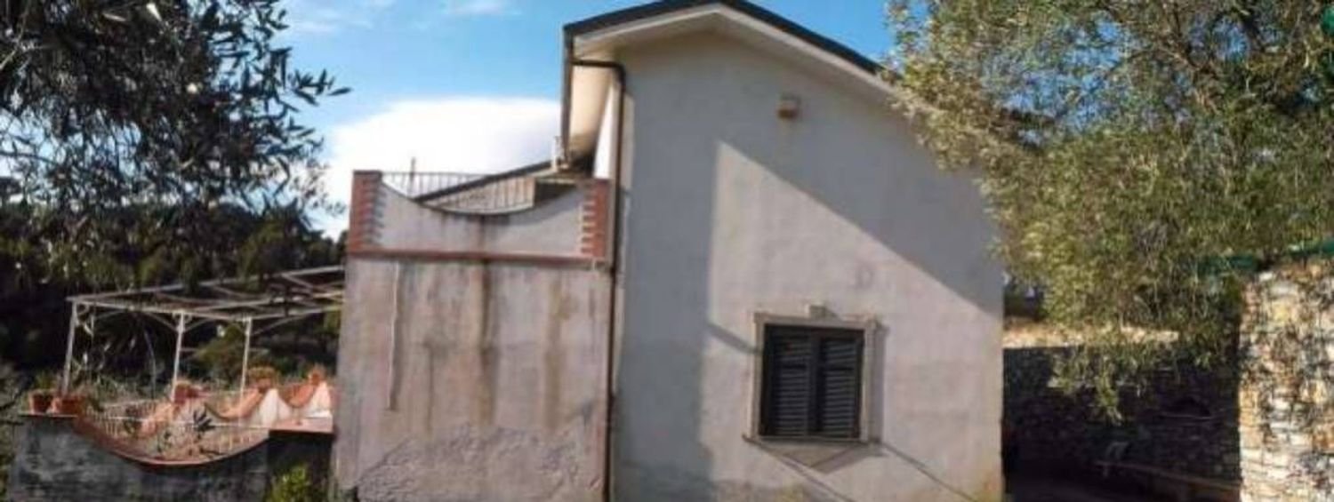 4 rooms Villa in Diano Castello, Italy No. 238406