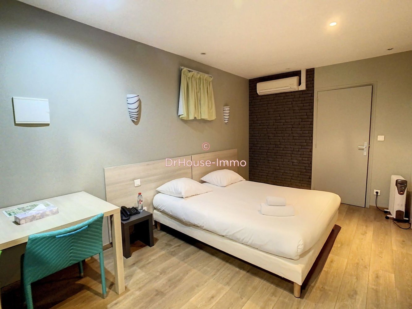 Estudio en Melun, France No. 165237