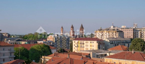 Ático de 3 dormitorios en Vercelli, Italy No. 252195 2