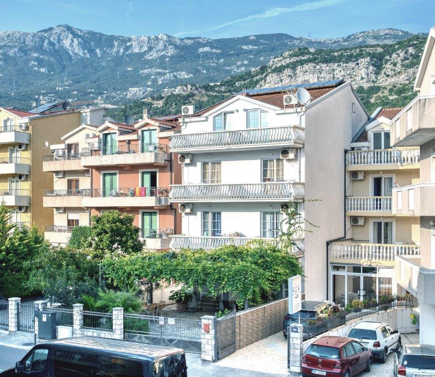 12 chambres Maison de ville à Budva, Montenegro No. 264